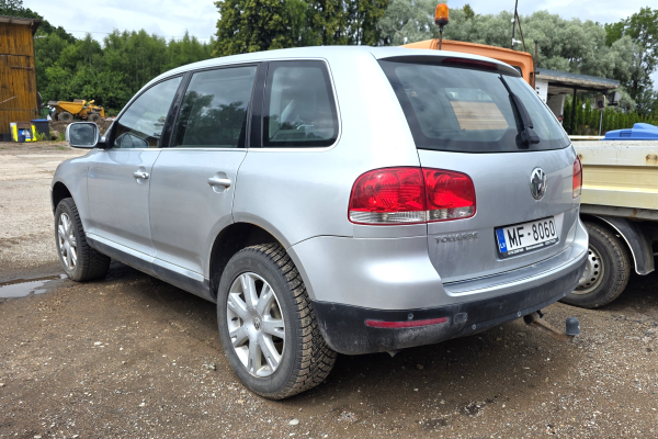 VW Touareg 2