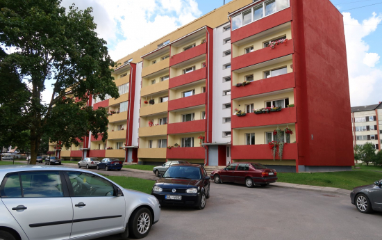 Turpinām sakārtot daudzdzīvokļu namu pagalmus
