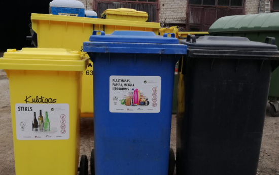 Par izmaiņām atkritumu izvešanas grafikā - jāinformē laicīgi