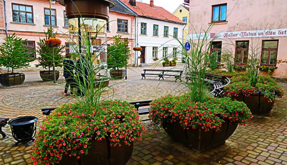 Krāšņā Liepājas ielas promenāde