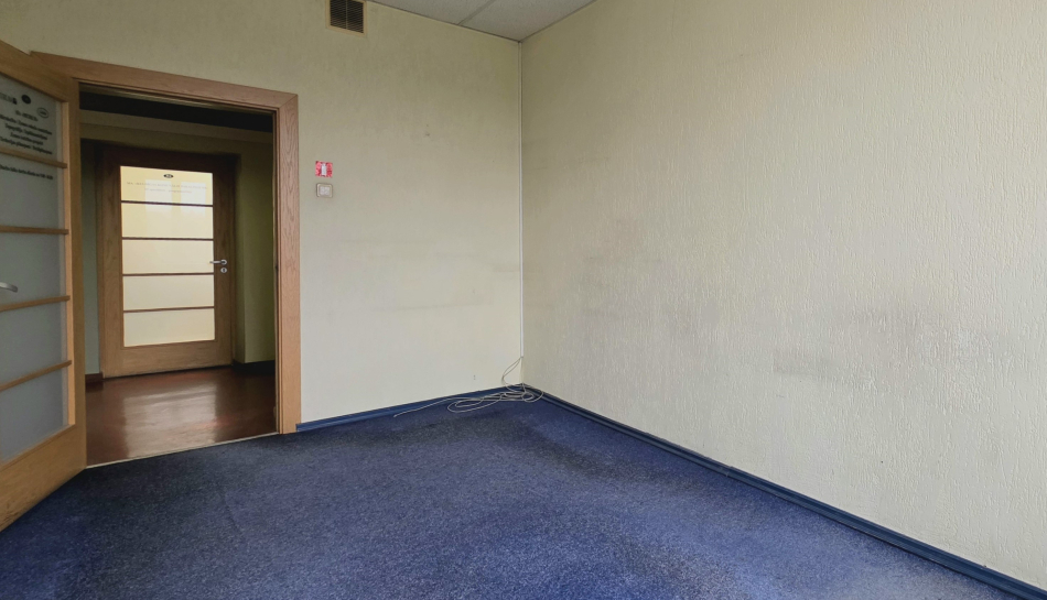 Iznomā biroja telpu Pilsētas laukumā 2, 3. stāvā, Kuldīgā