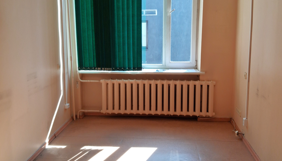 Iznomā biroja telpas 27,5 m² Pilsētas laukumā 2