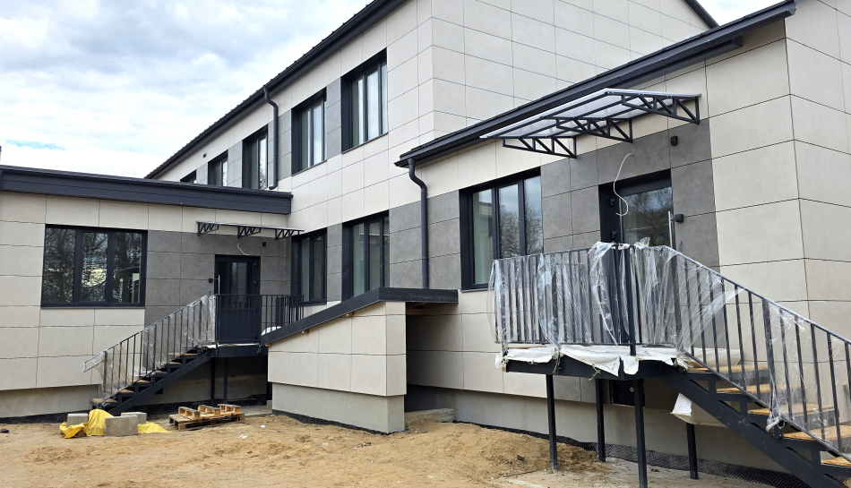 Būvdarbi Vakara ielā 6 tuvojas noslēguma stadijai